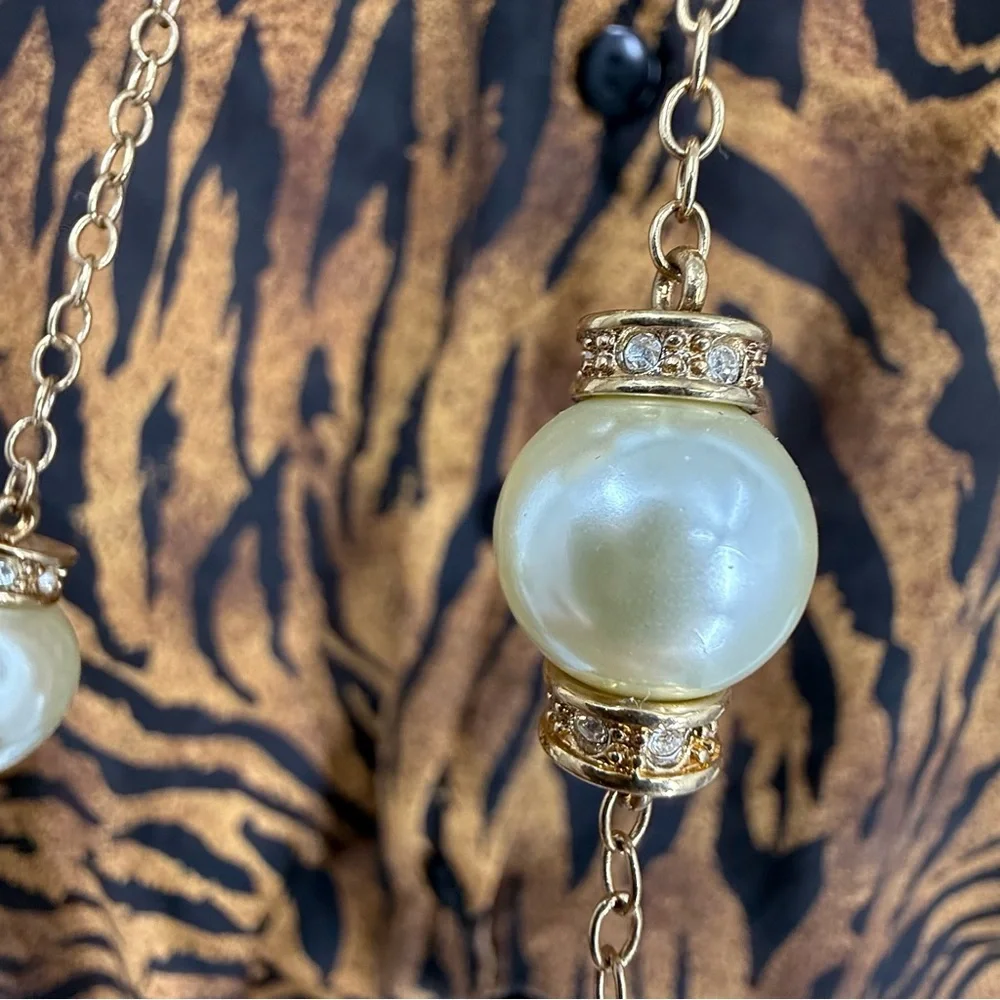 J.Crew gold tone, 16 inch large pearl with rhinestone accent necklace